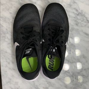 Nike Free Run Tennis Shoes